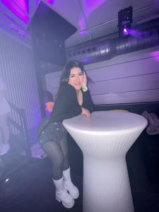 637705108: Chica busca chico en Barcelona