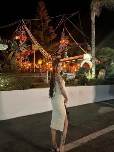 613737544: Chica busca chico en Málaga