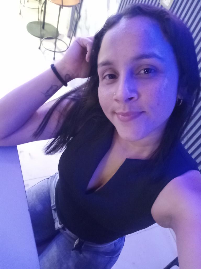 667795050: Chica busca chico en Huelva