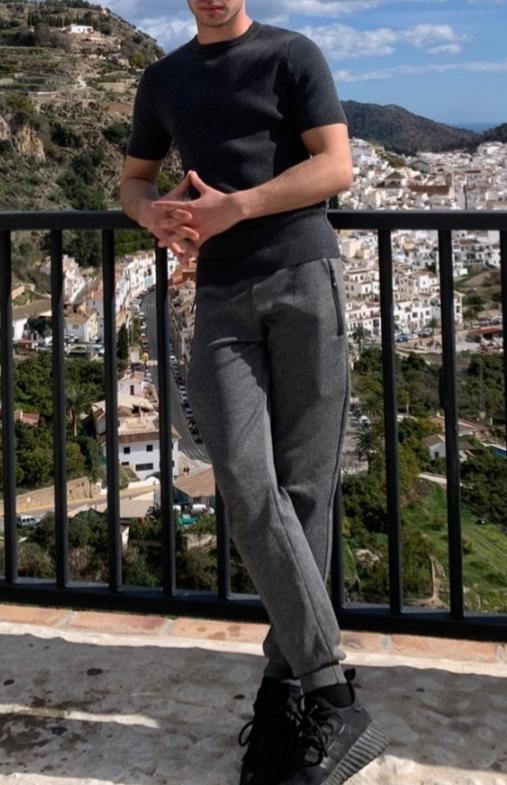 694298210: Chico busca chica en Granada