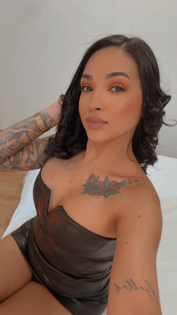 663422048: Chica busca chico en Pontevedra