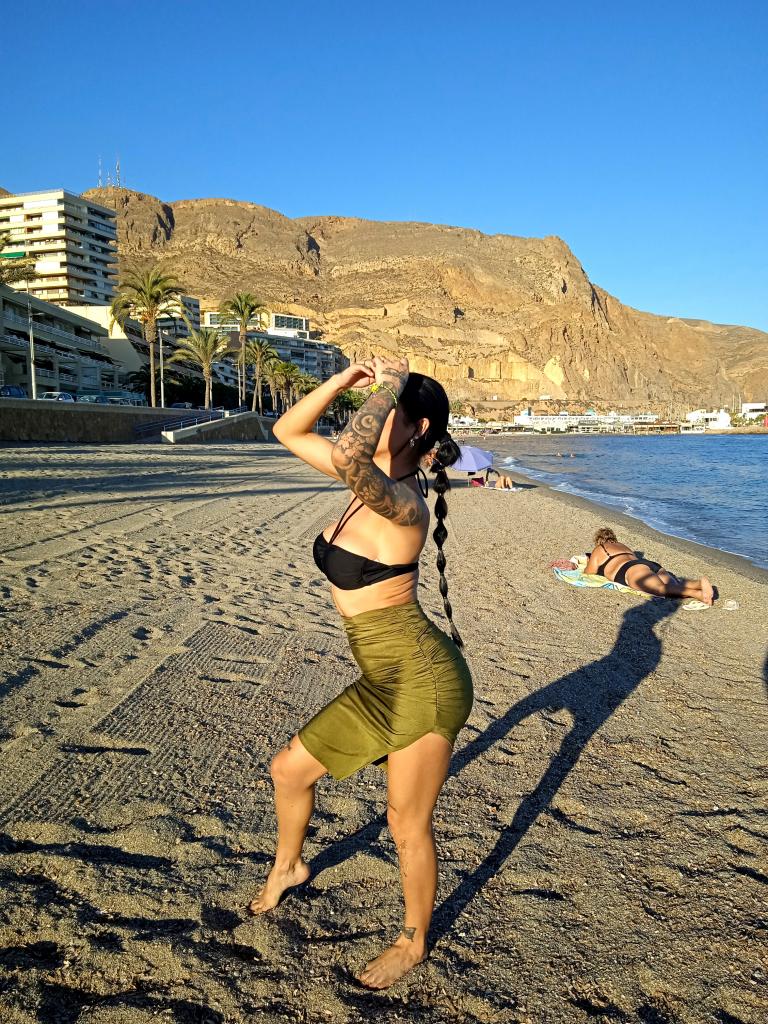 605492117: Chica busca chico en Granada