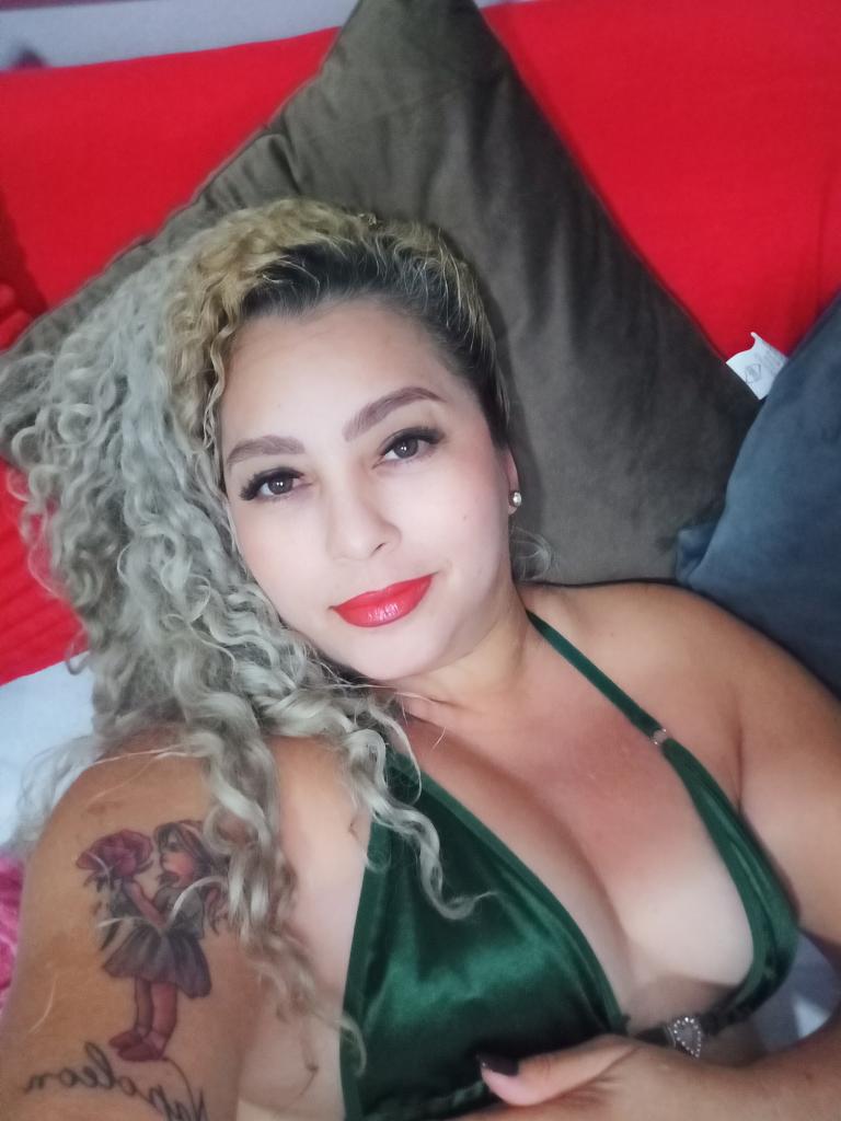 Chica busca chico en Almería: 