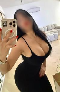 692038278: Chica busca chico en Sevilla
