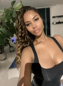 695774003: Chica busca chico en Málaga