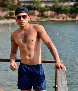 687149673: Chico busca chica en Sevilla