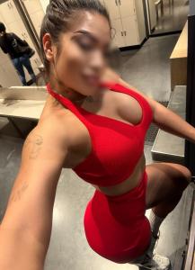 685720671: Chica busca chico en Sevilla