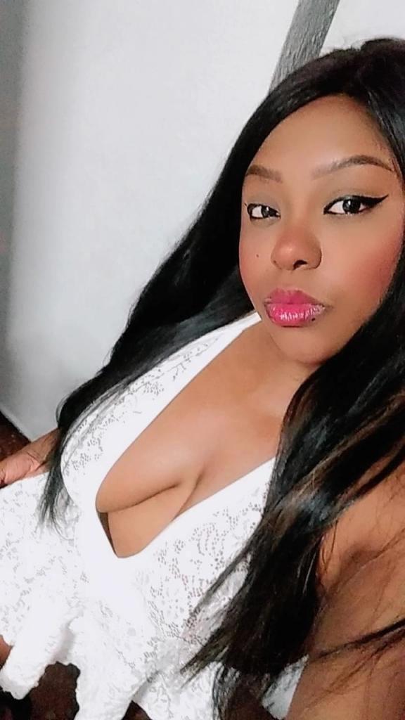 658139399: Chica busca chico en Málaga