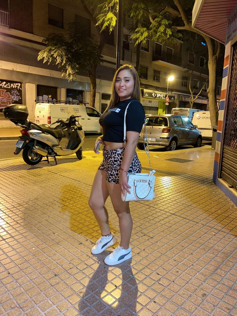 604841878: Chica busca chico en Zaragoza