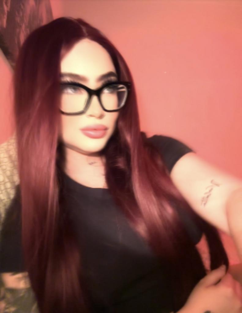 613226440: Chica busca chico en Pontevedra