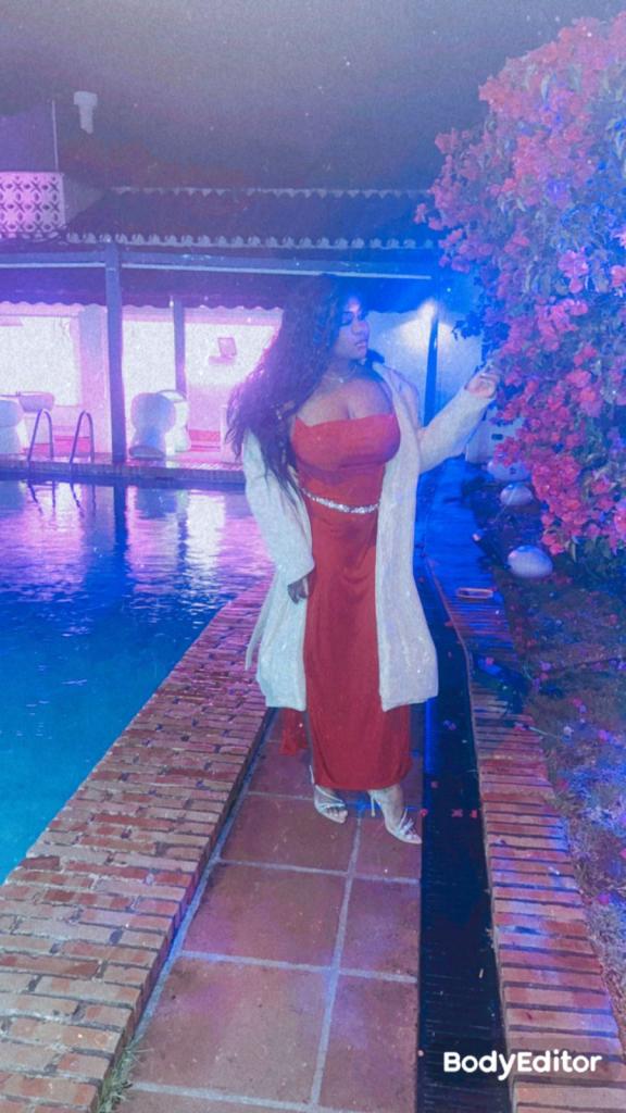 658139399: Chica busca chico en Málaga