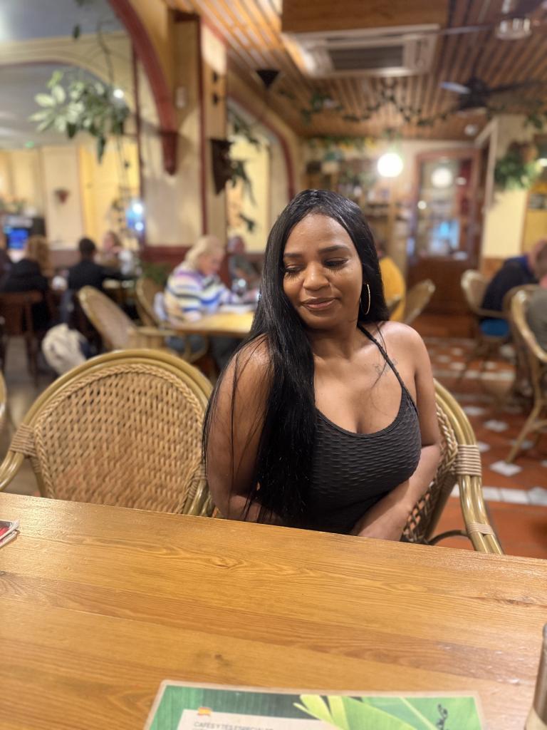 602055100: Chica busca chico en Almería