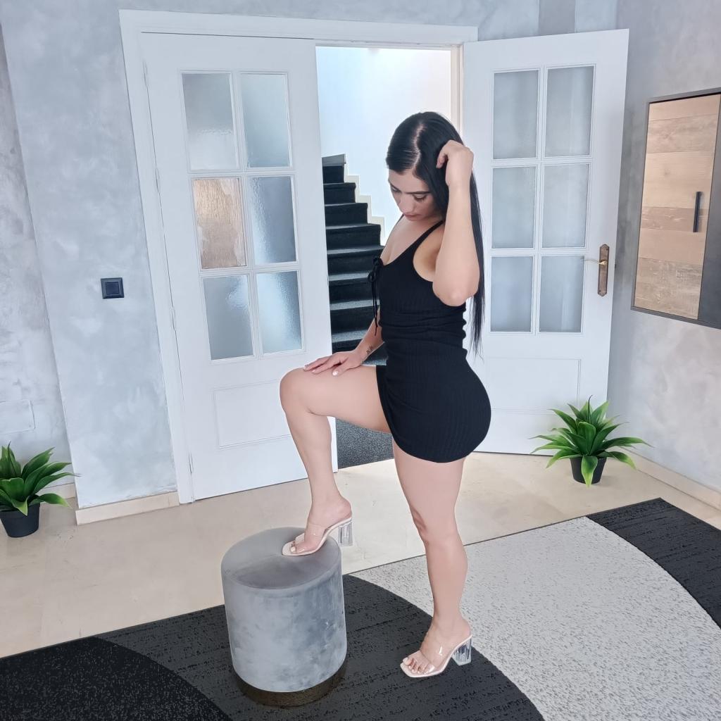 641369718: Chica busca chico en Sevilla