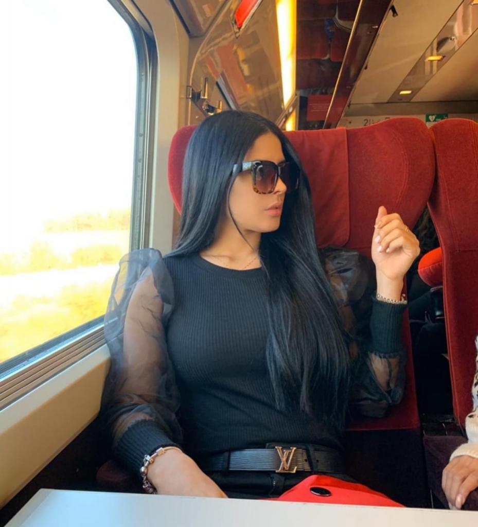 605741101: Chica busca chico en La Coruña