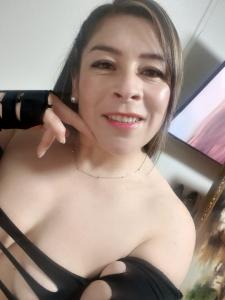 614942254: Chica busca chico en León