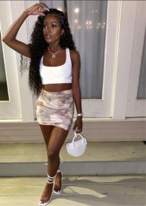 631138867: Chica busca chico en Cantabria