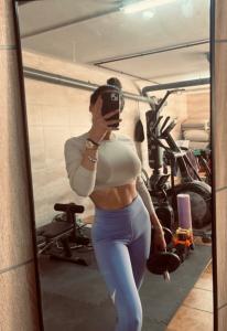 610889687: Chica busca chico en Melilla