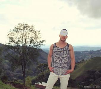 697899596: Chico busca chica en Madrid