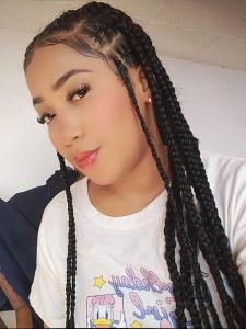 647988449: Chica busca chico en Sevilla