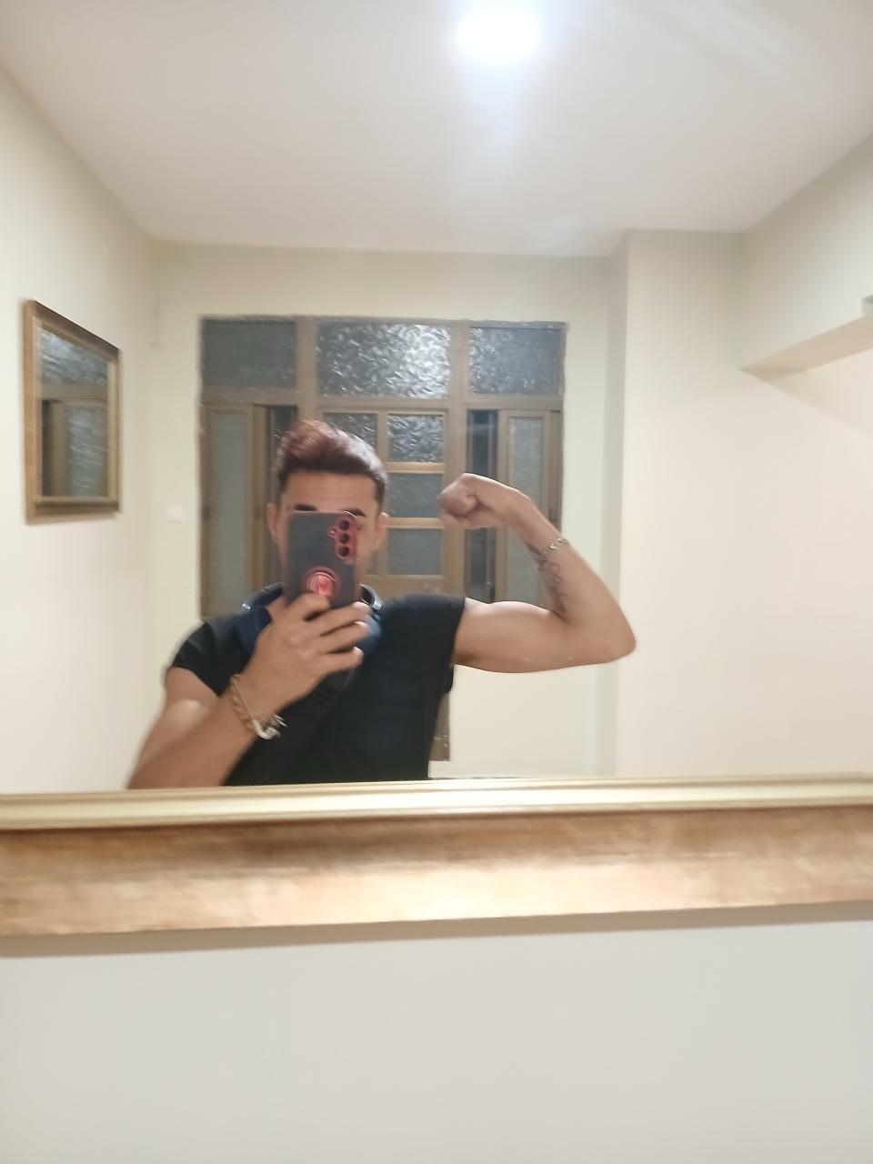 Chico busca chica en Cádiz: 