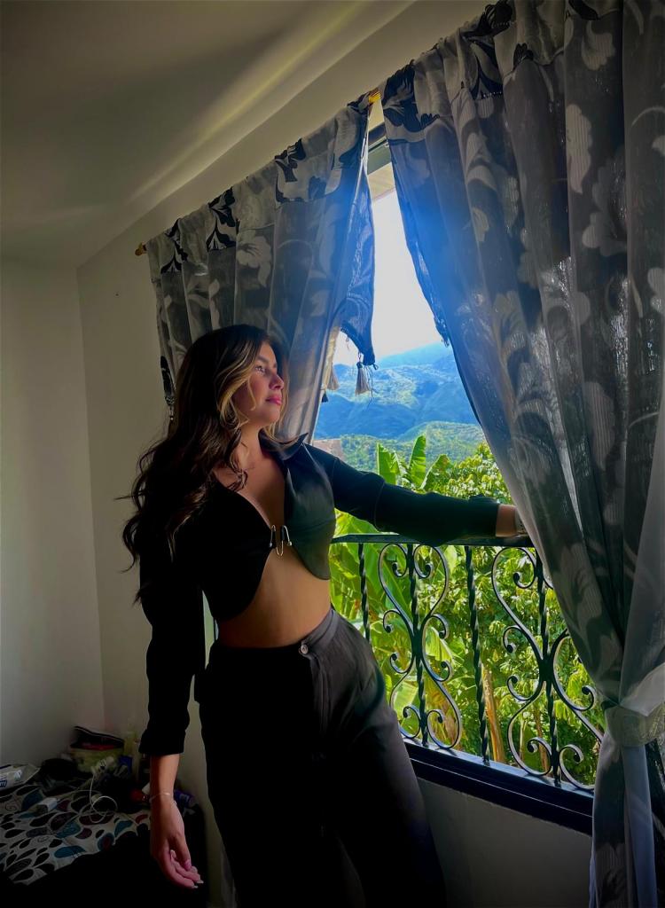 614599887: Chica busca chico en Madrid