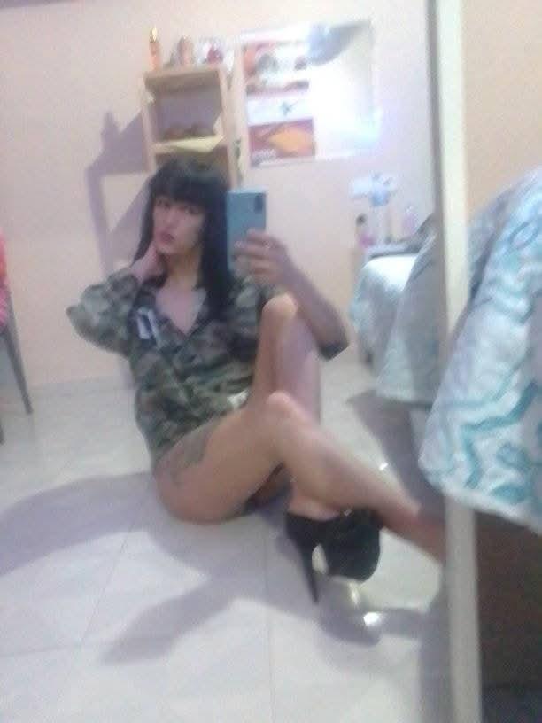 674976257: Travesti en Granada