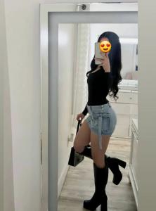 658640892: Chica busca chico en Sevilla