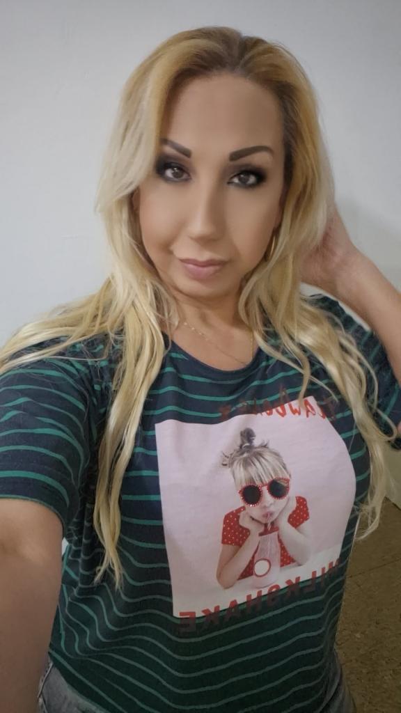 610808068: Chica busca chico en Barcelona