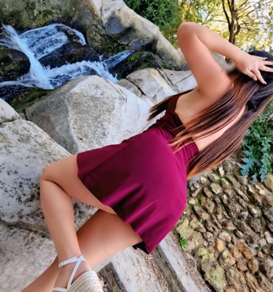 614431989: Chica busca chico en Sevilla