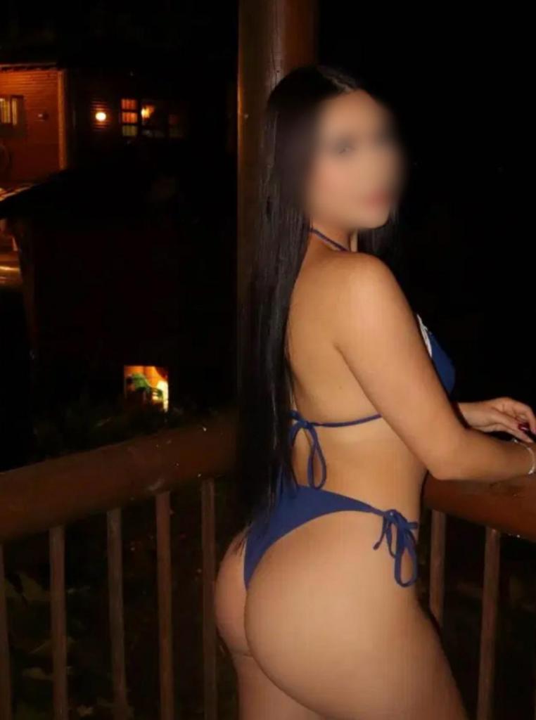 742054392: Chica busca chico en Murcia
