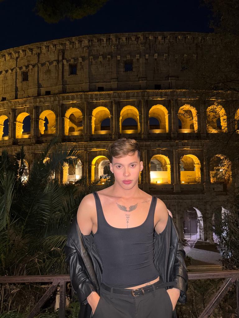 611332317: Chico busca chica en Barcelona