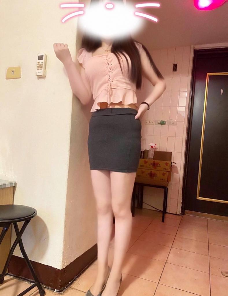 670726873: Chica busca chico en Barcelona