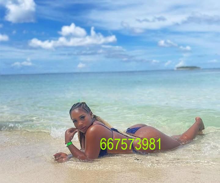 667573981: Chica busca chico en Navarra