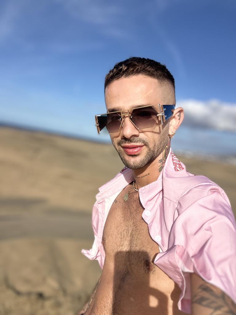 Chico busca chica en Las Palmas: 