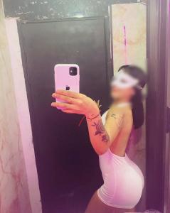 614877229: Chica busca chico en Navarra