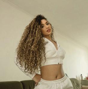 742097358: Chica busca chico en Granada