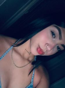 631306290: Chica busca chico en Barcelona