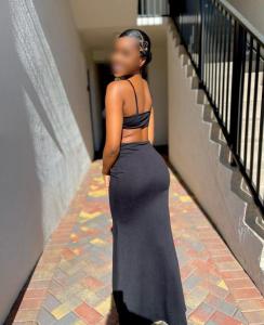 663195950: Chica busca chico en Tarragona