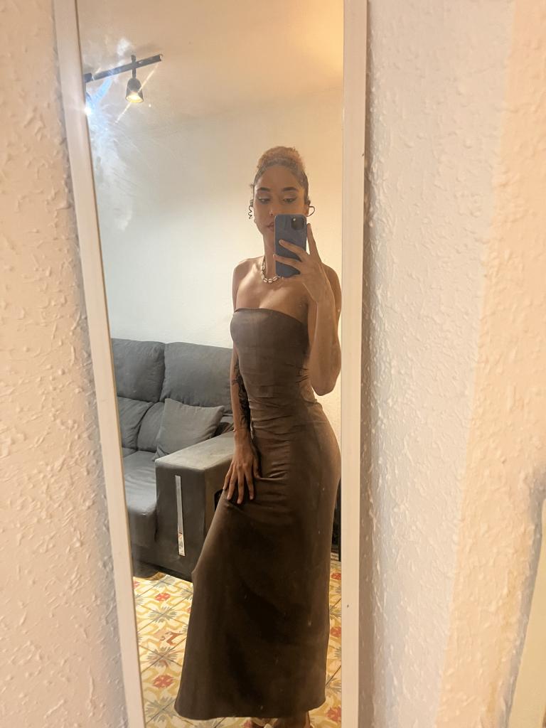 631222976: Chica busca chico en Barcelona