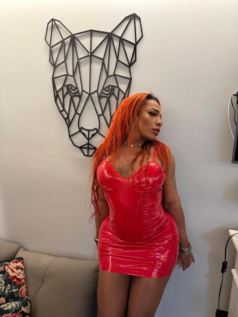 614559833: Transexual en Lugo