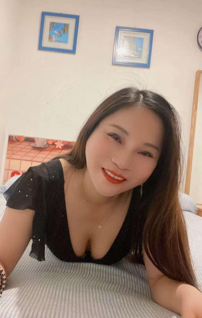 667719054: Chica busca chico en Barcelona