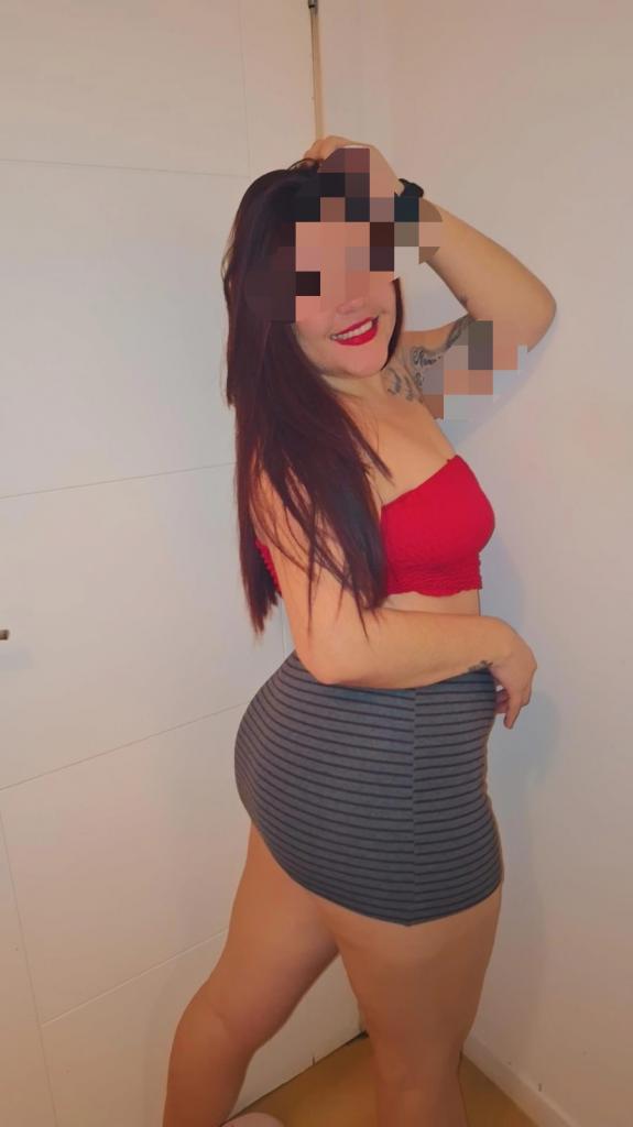 674009385: Chica busca chico en Madrid