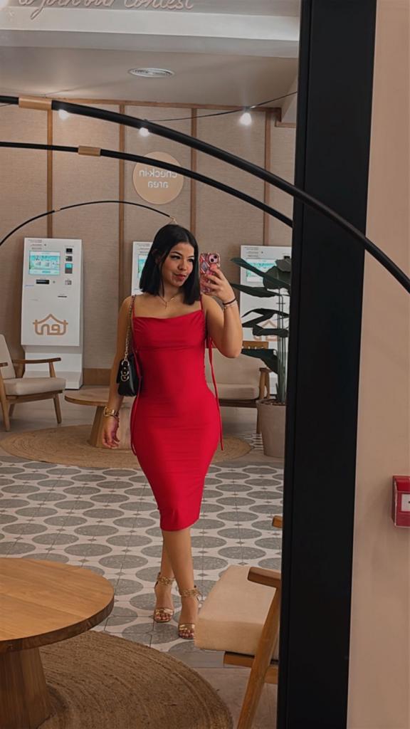 658033436: Chica busca chico en Sevilla