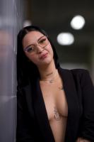 692083476: Chica busca chico en Madrid