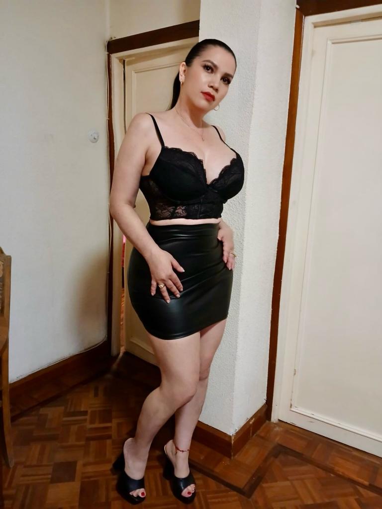 642571043: Chica busca chico en Murcia