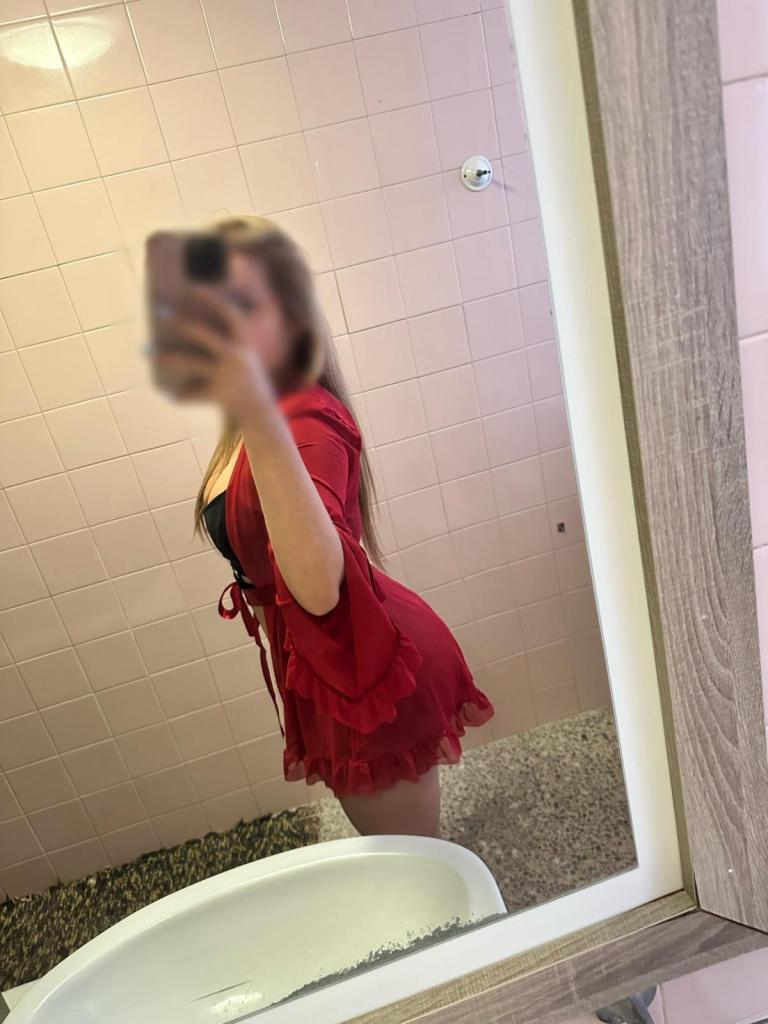 613632639: Chica busca chico en León