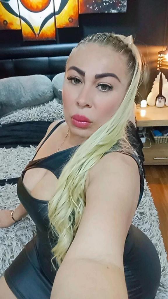 602418903: Chica busca chico en Barcelona