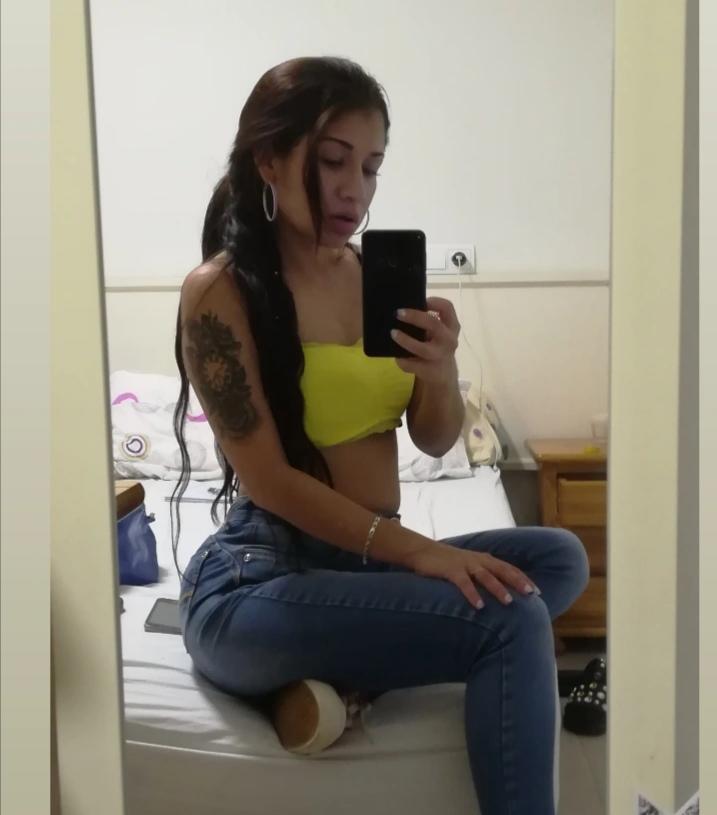 Chica busca chico en Ibiza: 