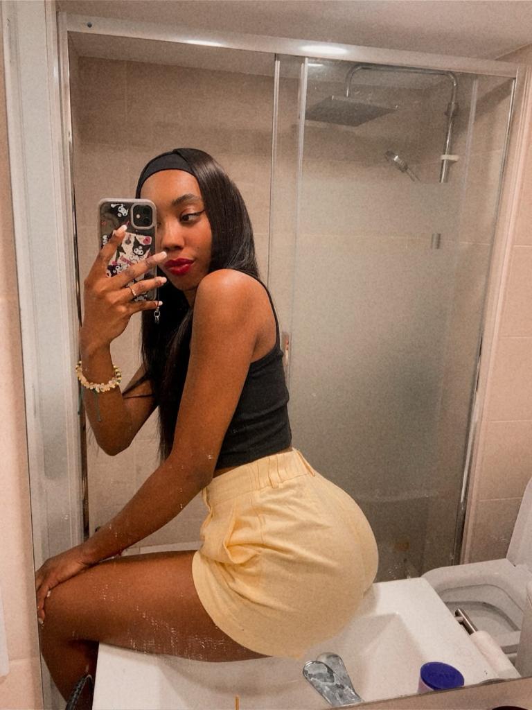 Chica busca chico en Barcelona: Chica busca chico