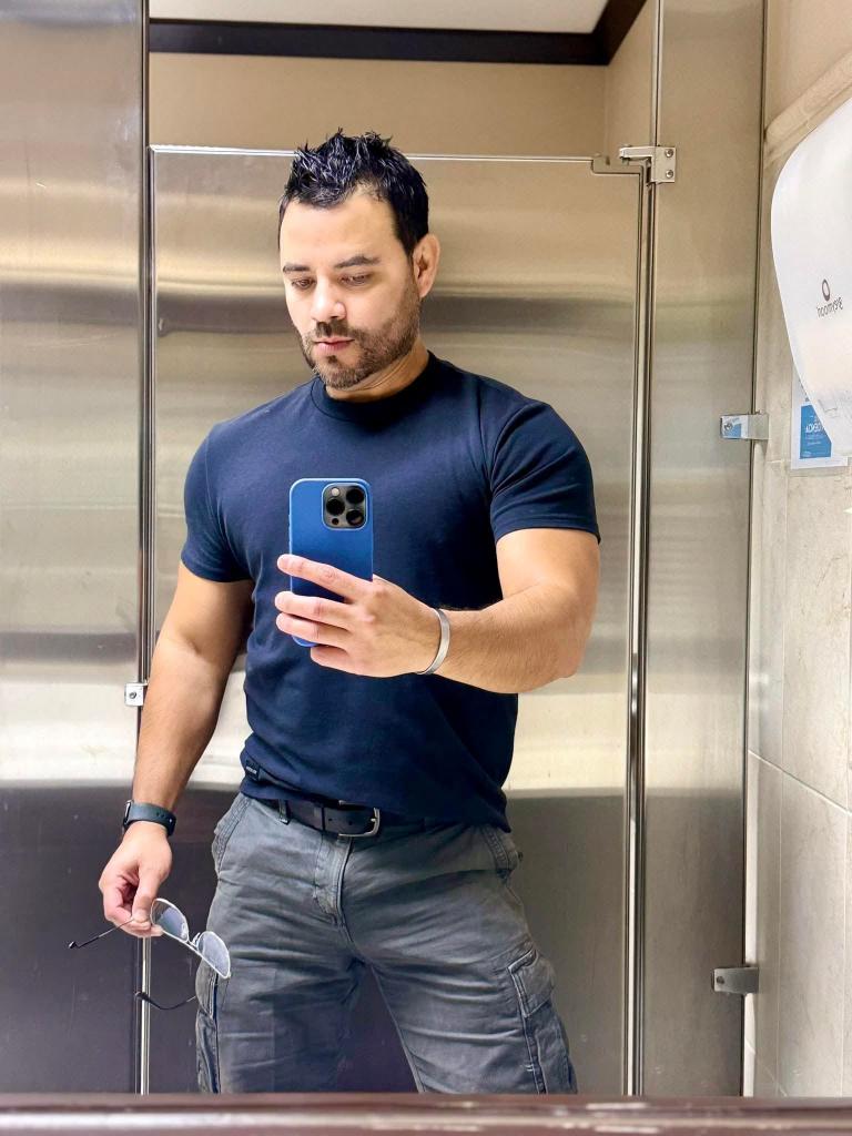 647802113: Chico busca chica en Madrid